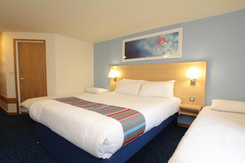 Travelodge Еър Екстериор снимка