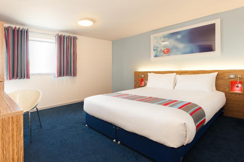 Travelodge Еър Екстериор снимка