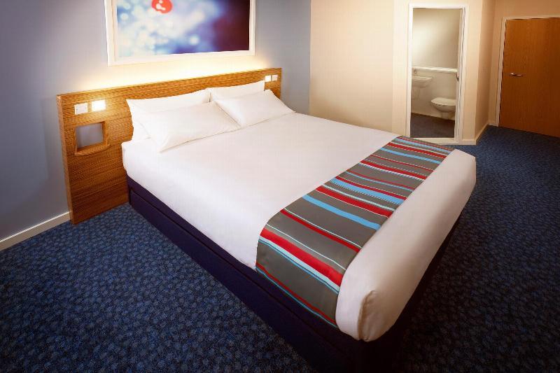 Travelodge Еър Екстериор снимка