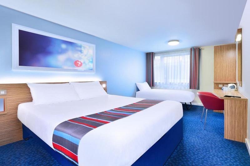 Travelodge Еър Екстериор снимка